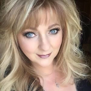 Meet your Posher, Joanie